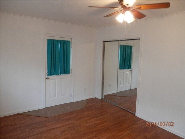 Building Photo - 124 17th St