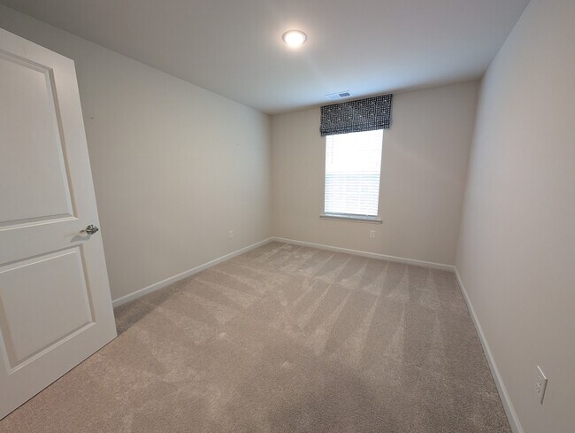 Building Photo - 1802 Pheasant Trce Cir