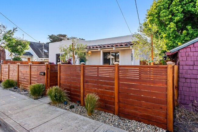 Building Photo - 37 Portola Ave