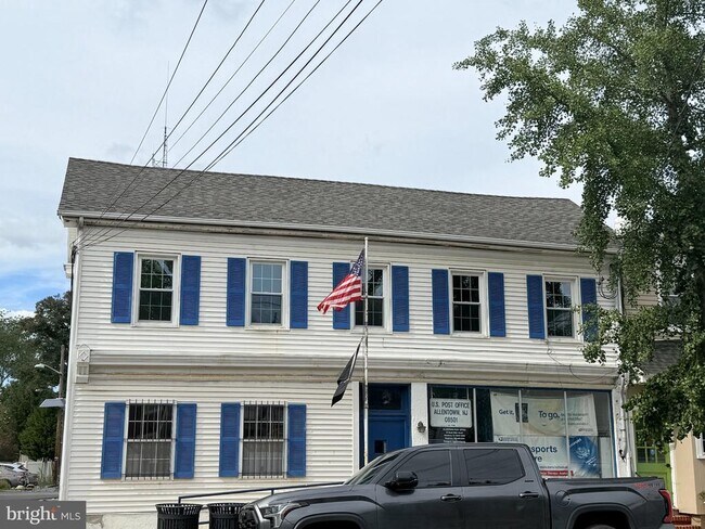 Building Photo - 12 N Main St