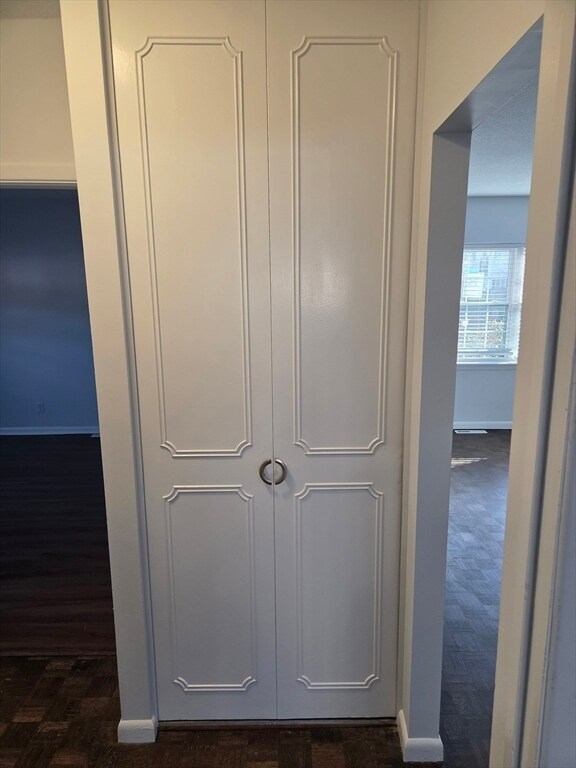 Building Photo - 190 Lake Shore Rd