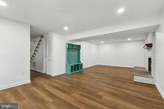 Building Photo - 8326 Briar Creek Dr