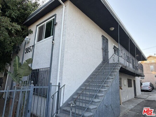 Building Photo - 3857 Mont Clair St