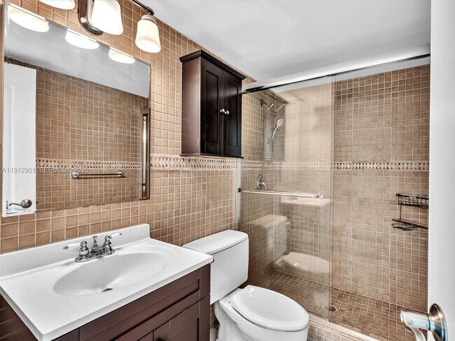 Building Photo - 2030 S Ocean Dr