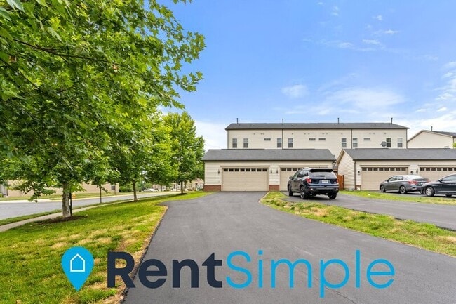 Building Photo - 7827 Crescent Park Dr