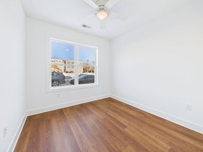 Building Photo - 907 Bainbridge St