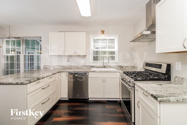 Building Photo - 5630 Poplar Hill Ct