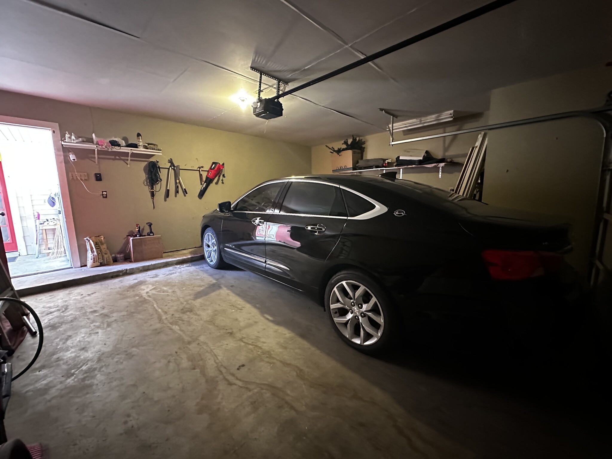 Detached garage - 4804 Forest Ct