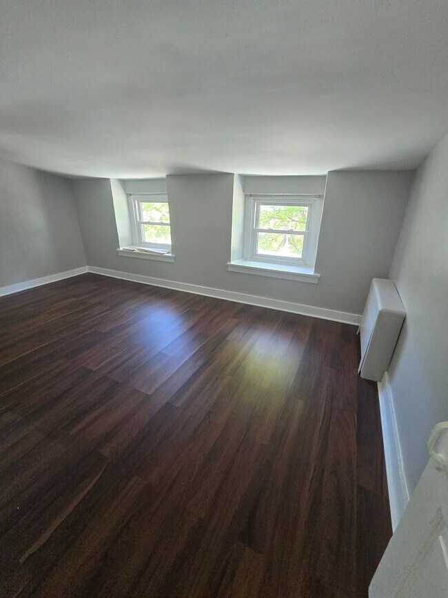 Building Photo - Charming 2bd/1ba Bala Cynwood Home!