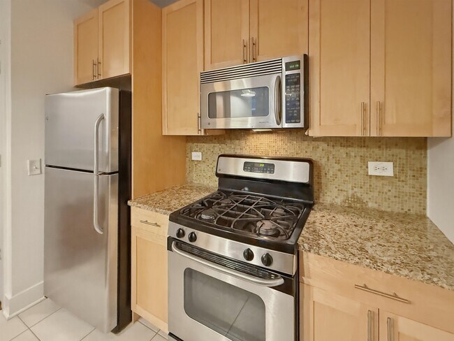 Building Photo - 159 2nd St