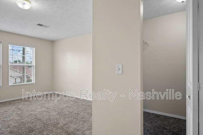 Building Photo - 3236 Woodpoint Dr