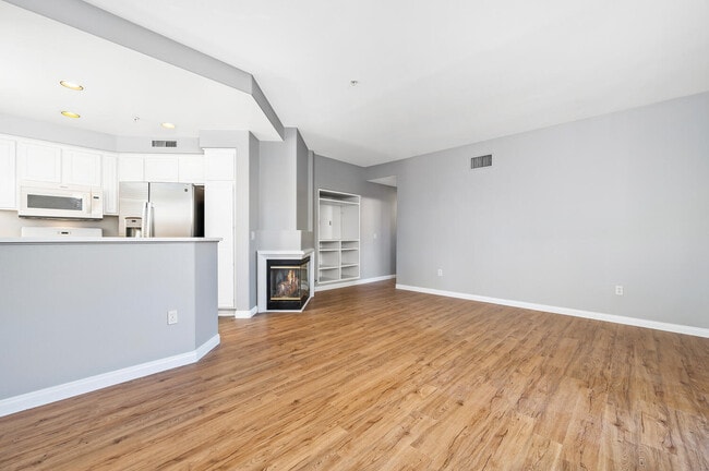 Building Photo - 2726 Dunstan Dr