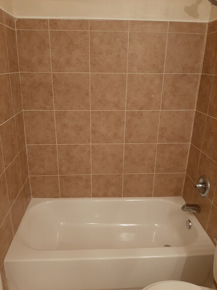 Building Photo - 2620 Angelique Dr