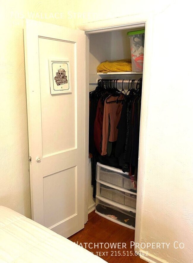 Building Photo - 705 Wallace St