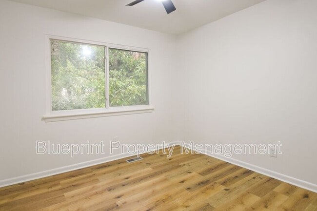 Building Photo - 6004 Cowin Dr NW