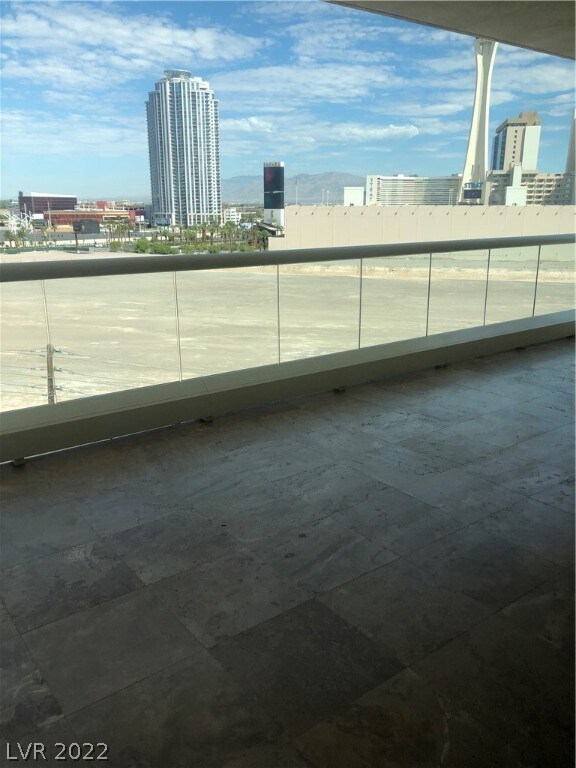 Building Photo - 2747 Paradise Rd