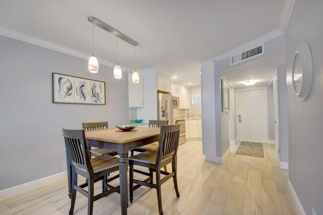 Building Photo - 650 Snug Harbor Dr