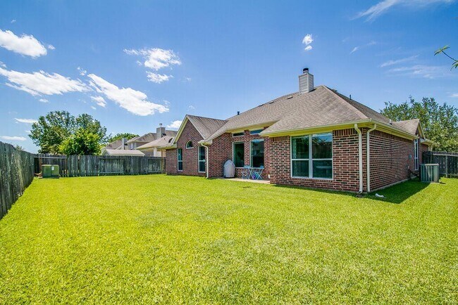 Building Photo - 14015 Blue Vista Dr