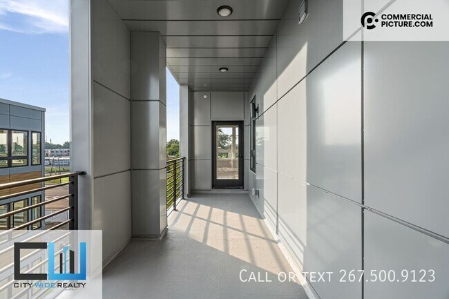 Building Photo - 3202 Capri Dr