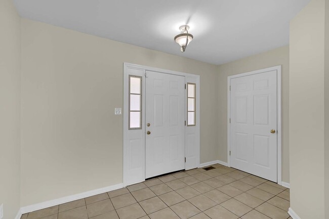 Primary Photo - 825 Tahoe Trail