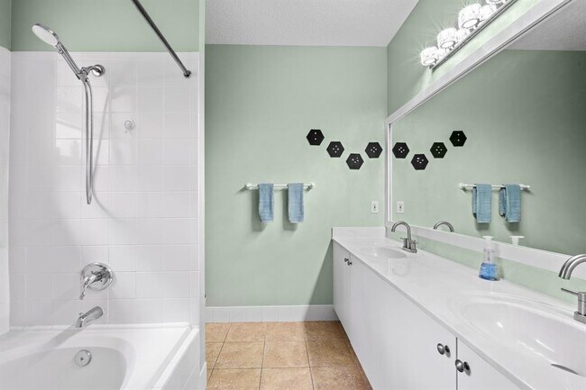 Building Photo - 4784 S Central Blvd