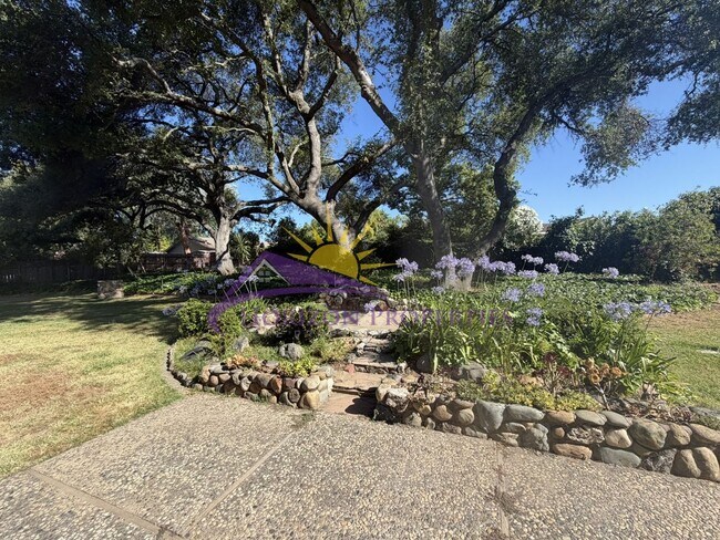 Building Photo - 3 Bed 2.5 Bath 2,027 sqft Fair Oaks Home with bonus office