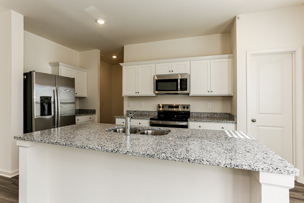 Building Photo - 7610 Saffron Ave