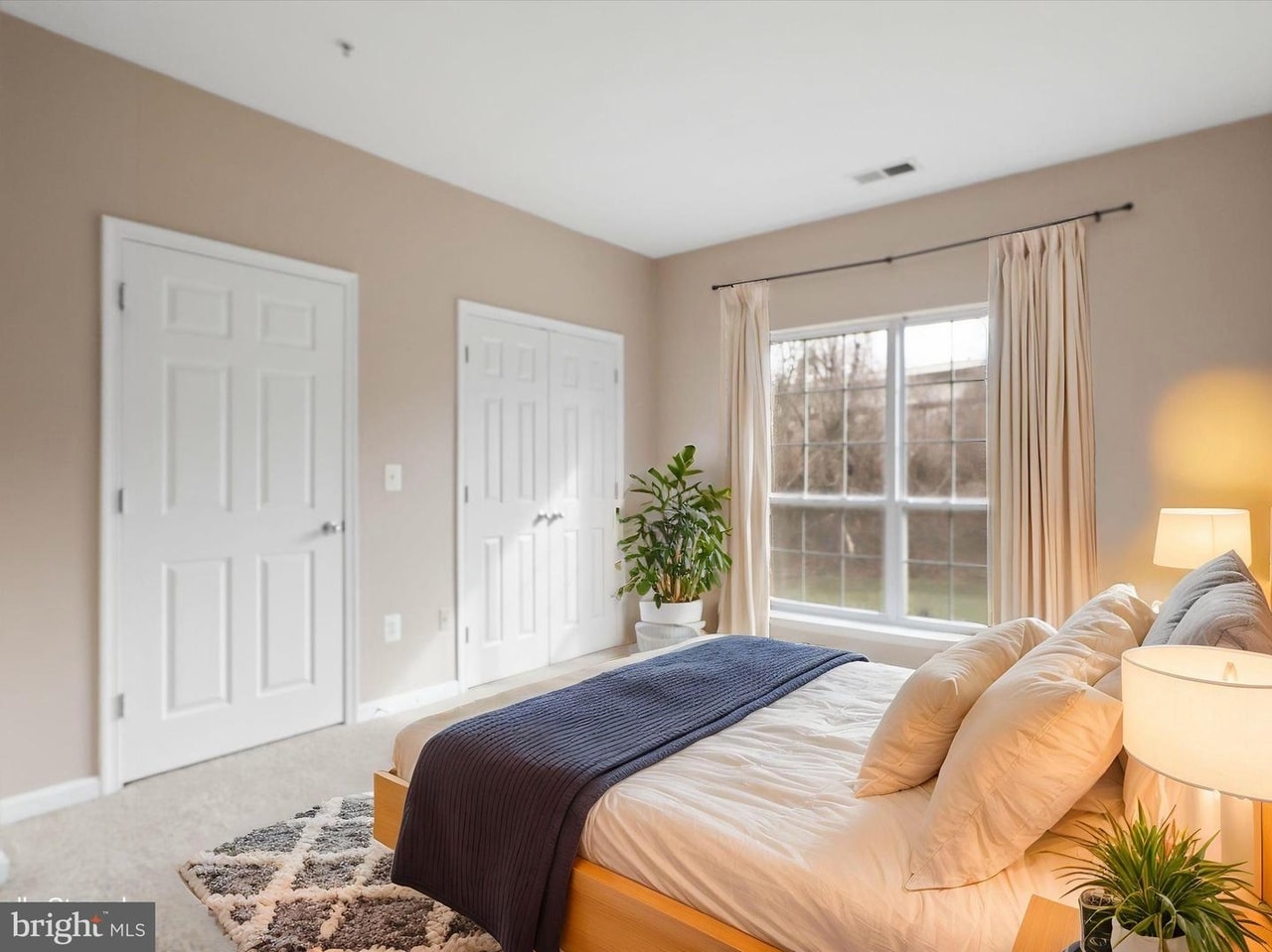 Bedroom 2 - 4860 Eisenhower Ave