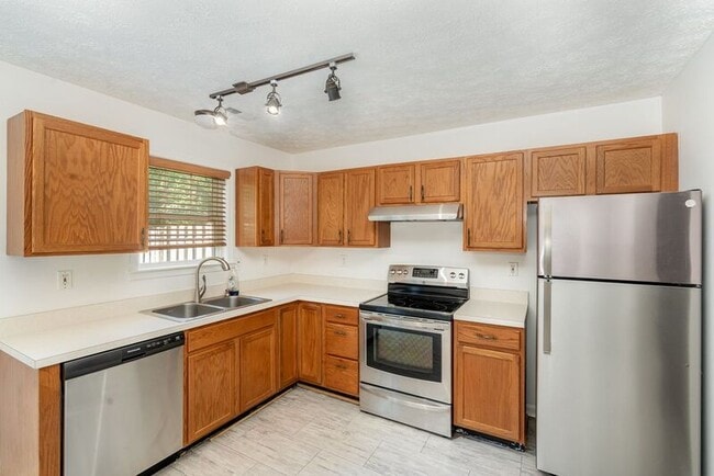 Building Photo - 4003 Canopy Way