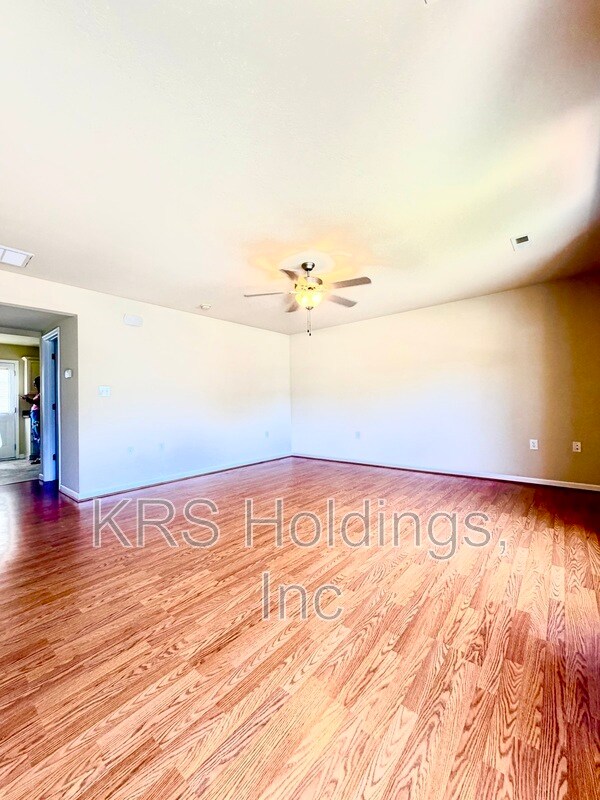 Building Photo - 3600 Old Forest Rd