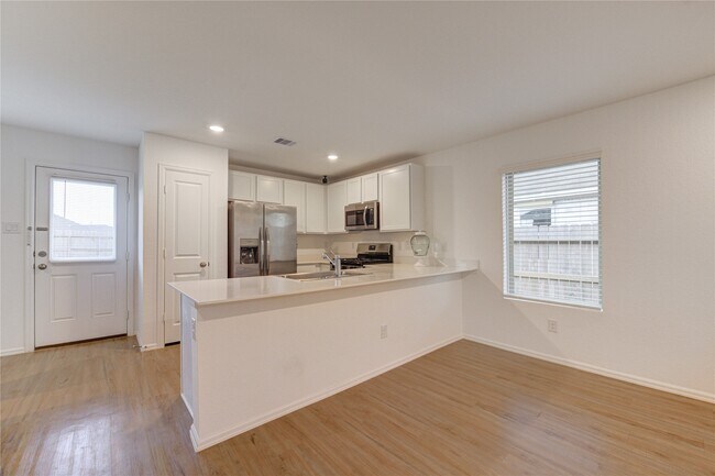 Building Photo - 3110-3110 Spanish Oak Ln