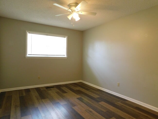 Building Photo - 4 bedroom house Fort Smith