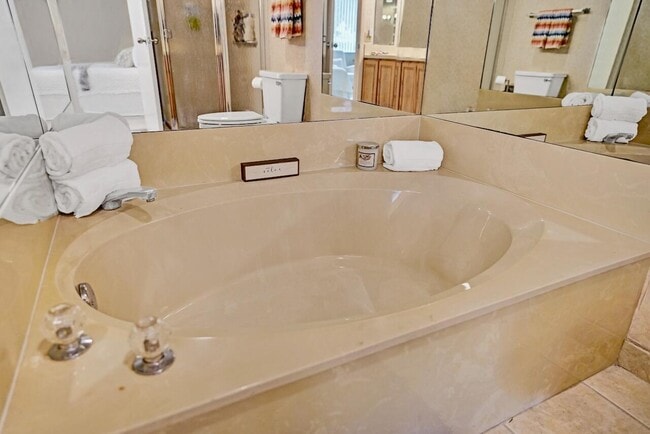 Building Photo - 107 Half Moon Cir