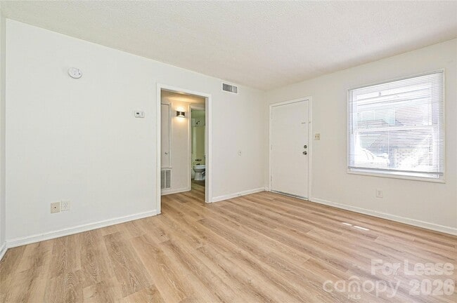 Building Photo - 268 Church St N