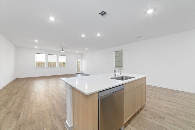 Building Photo - 3530 Blue Mockingbird St