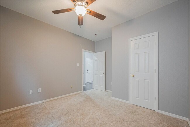 Building Photo - 4510 Sherwood Green Ct