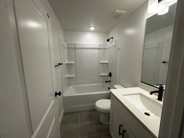 Building Photo - Mapleton 64