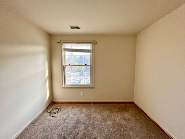 Building Photo - 10714 Kings Riding Way
