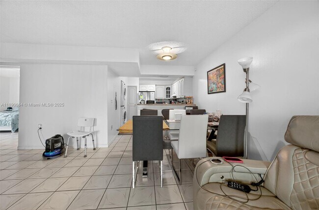 Building Photo - 15480 SW 82nd Ln
