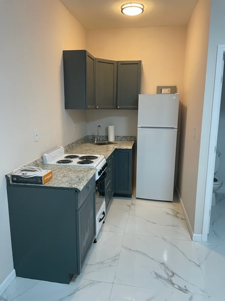 Building Photo - 1020 N 18th Ct