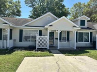 Building Photo - 2309 Trailwood Dr