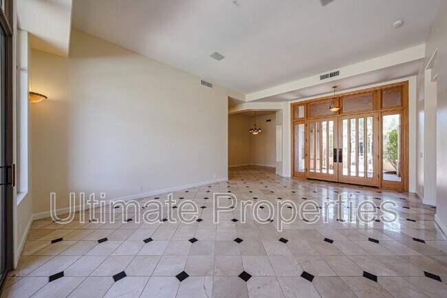 Building Photo - 11050 E Verbena Ln