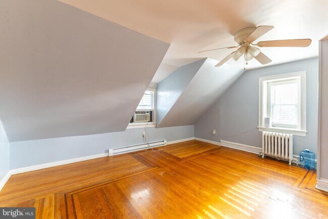 Building Photo - 2216 Georges Ln