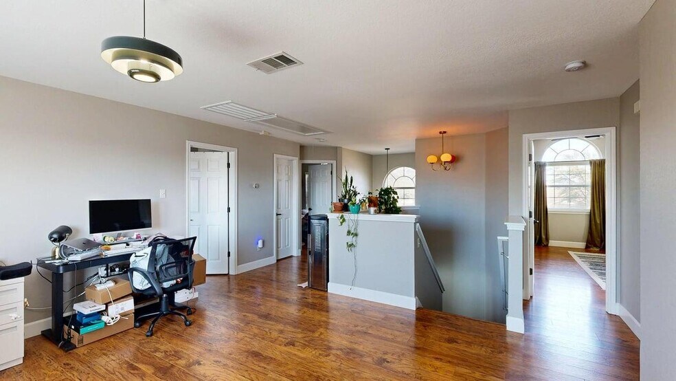Building Photo - Comfortable Round Rock living with space, style, and everyday convenience