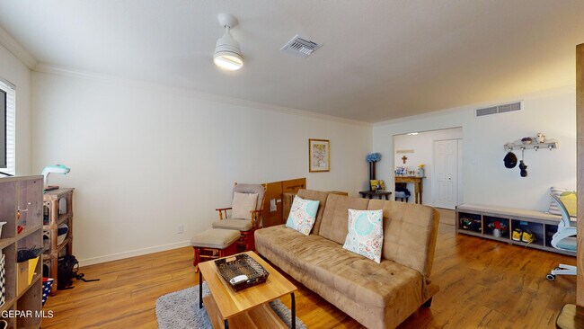 Building Photo - 453 El Camino Dr