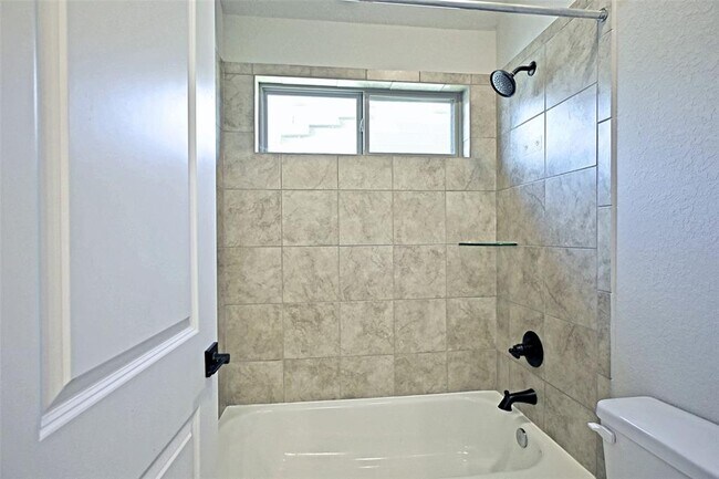 Building Photo - 588 Vale Ct
