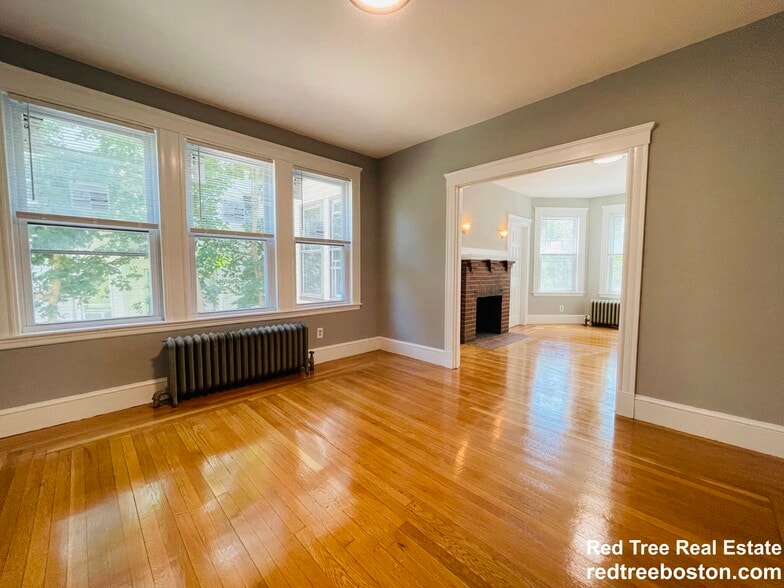 Building Photo - 187 Fellsway W