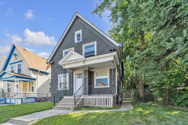 Building Photo - 2932 N Holton St