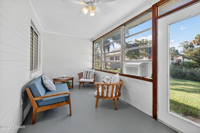 Building Photo - 930 Daytona Ave