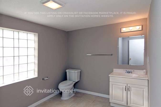 Building Photo - 14720 Mockingbird Ln E